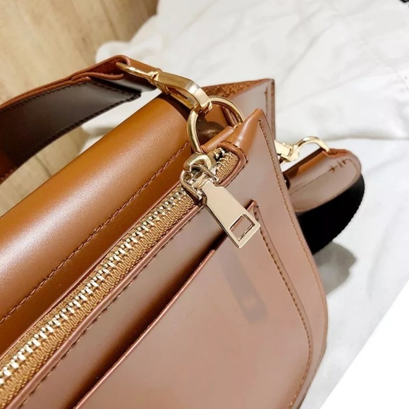 NEW REIMS Leather Shoulder Crossbody Wrist Purse - Picture 8 of 8